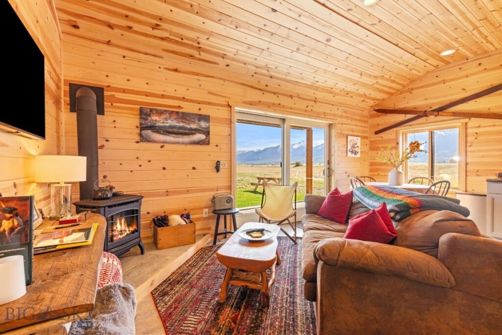 108 Caledonia Road, Livingston MT 59047