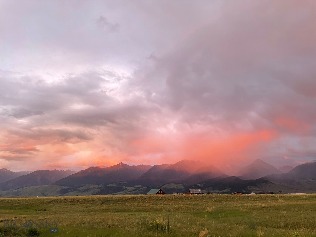 108 Caledonia Road, Livingston MT 59047