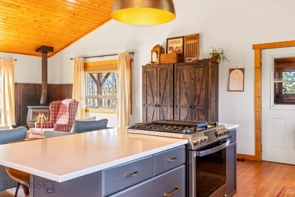 108 Caledonia Road, Livingston MT 59047