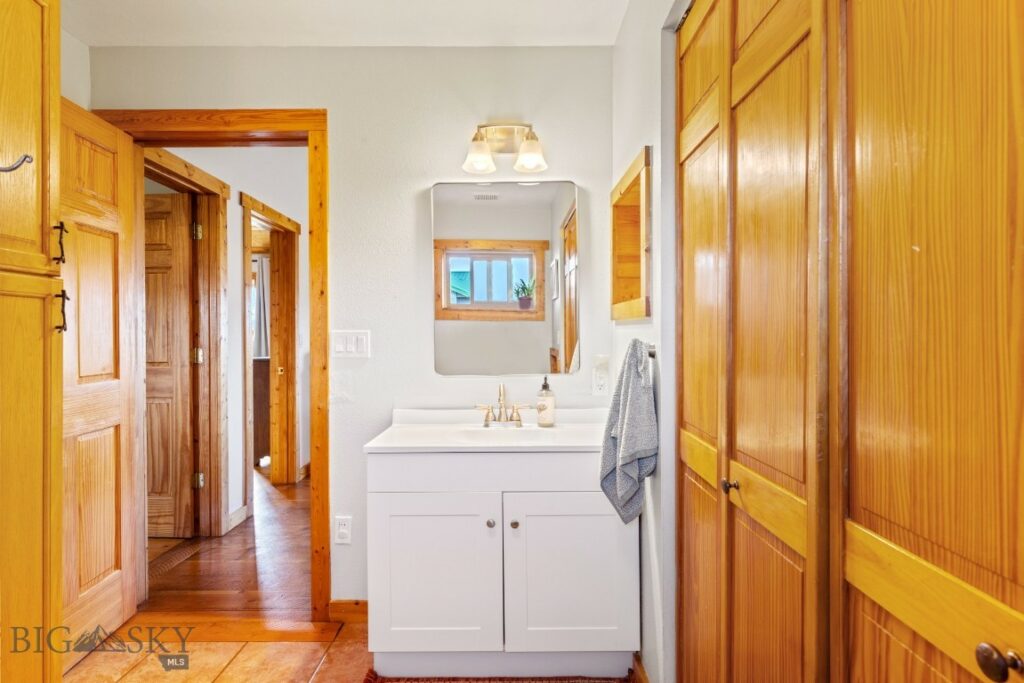108 Caledonia Road, Livingston MT 59047