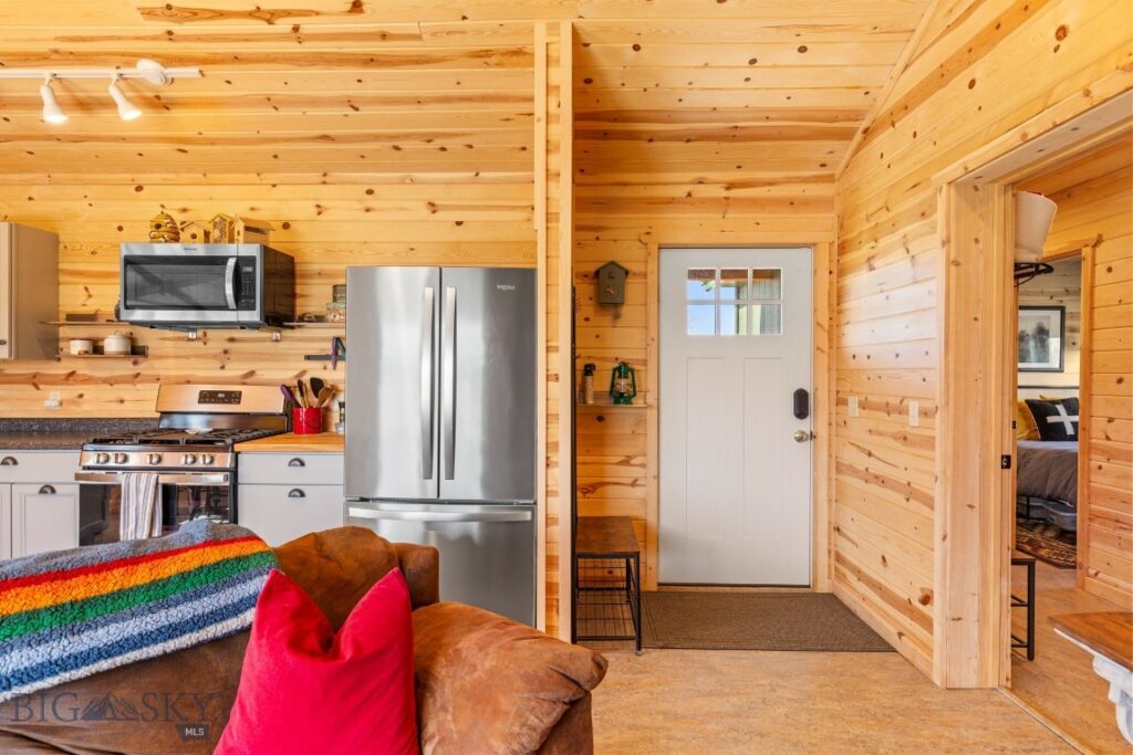 108 Caledonia Road, Livingston MT 59047
