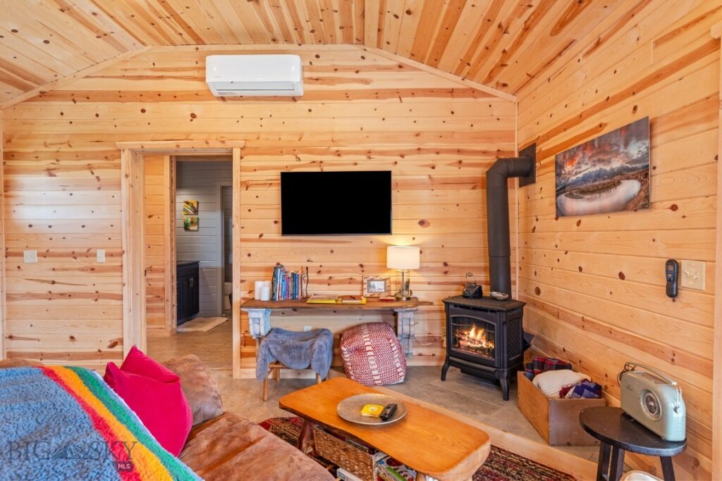 108 Caledonia Road, Livingston MT 59047
