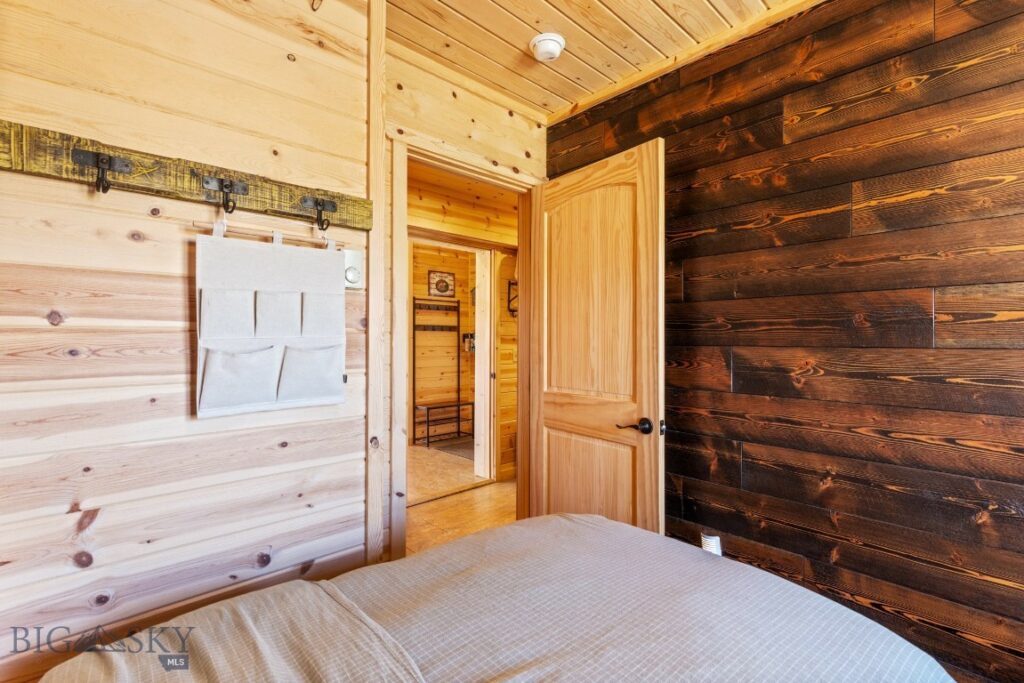 108 Caledonia Road, Livingston MT 59047