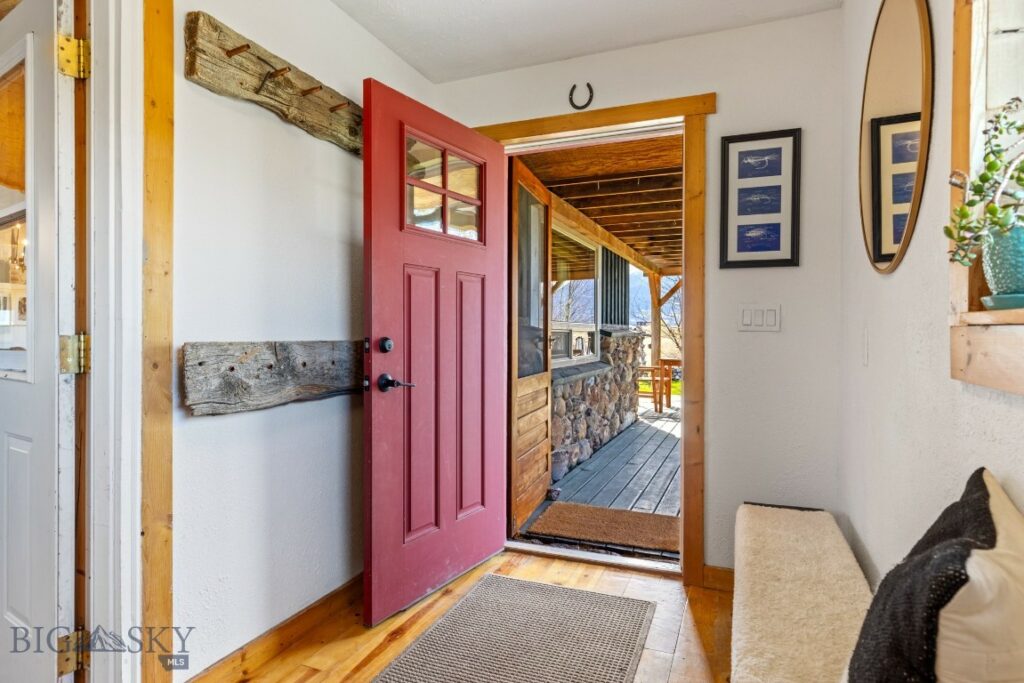 108 Caledonia Road, Livingston MT 59047