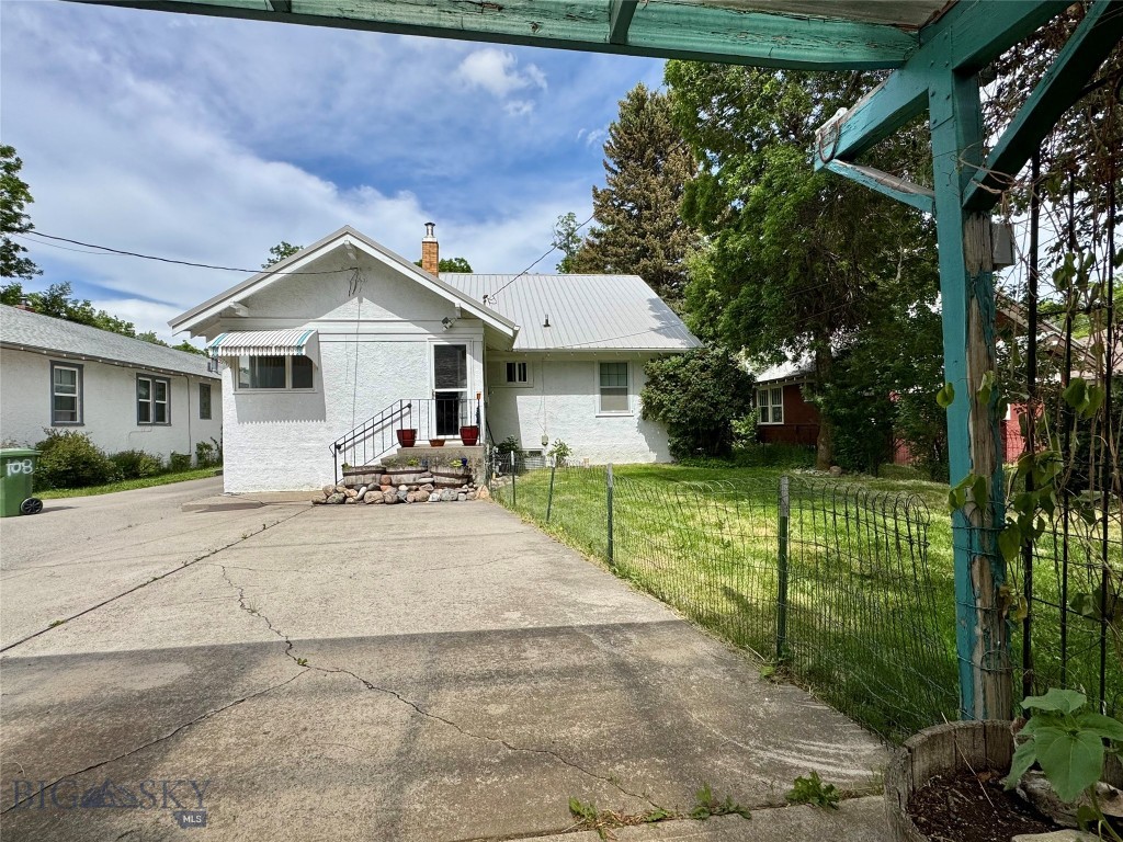 108 S 8th St., Livingston MT 59047