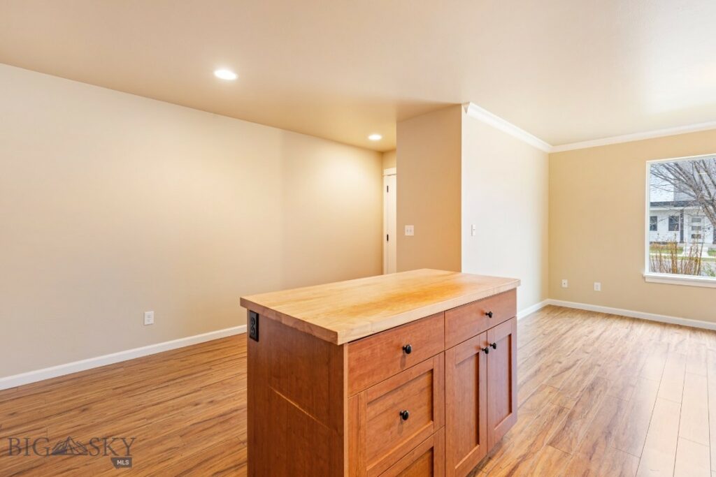 1086 Twin Lakes Avenue, Bozeman MT 59718