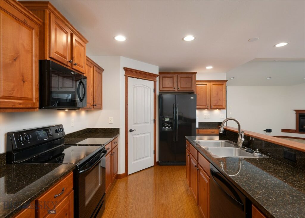 1087 Cottonwood Road, Bozeman MT 59718