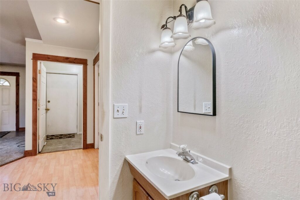 109 10th Street, Belgrade MT 59714