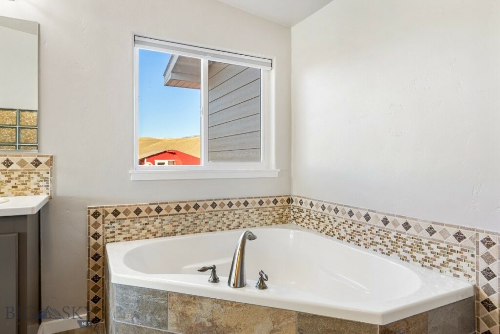 109 Run Way Lane, Livingston MT 59047