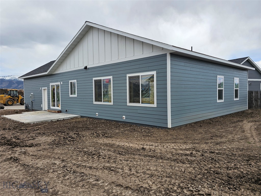 1107 Falcon Ridge Boulevard, Belgrade MT 59714