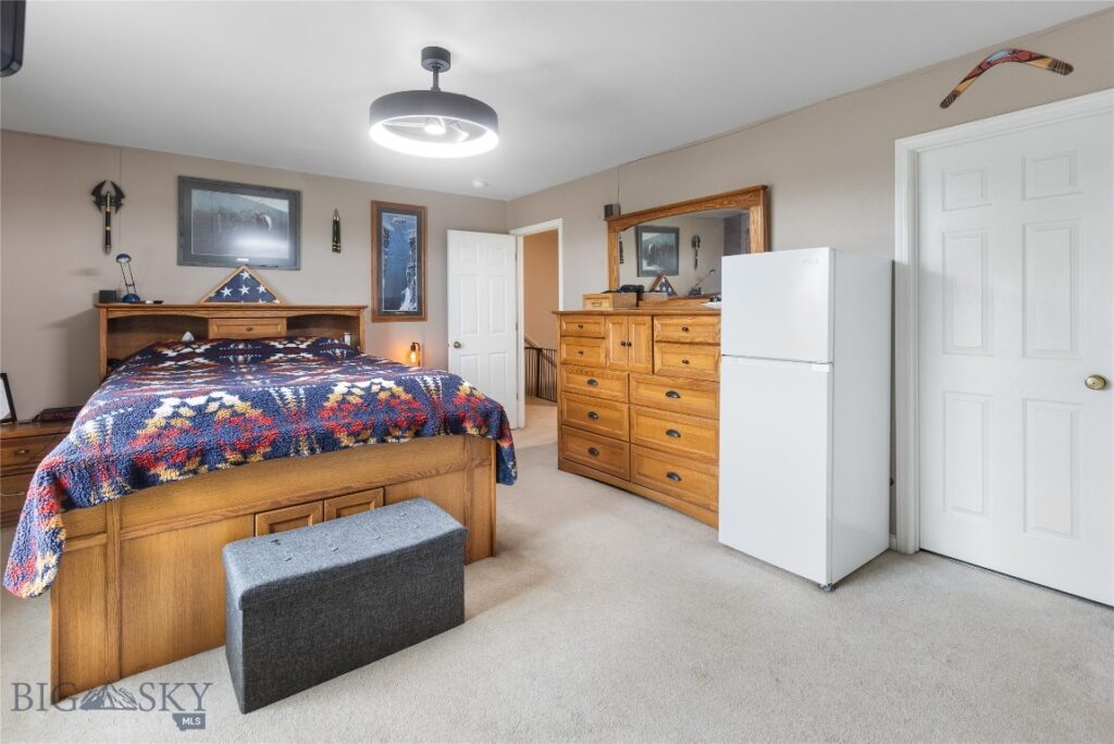 1109 W Park Avenue W, Belgrade MT 59714