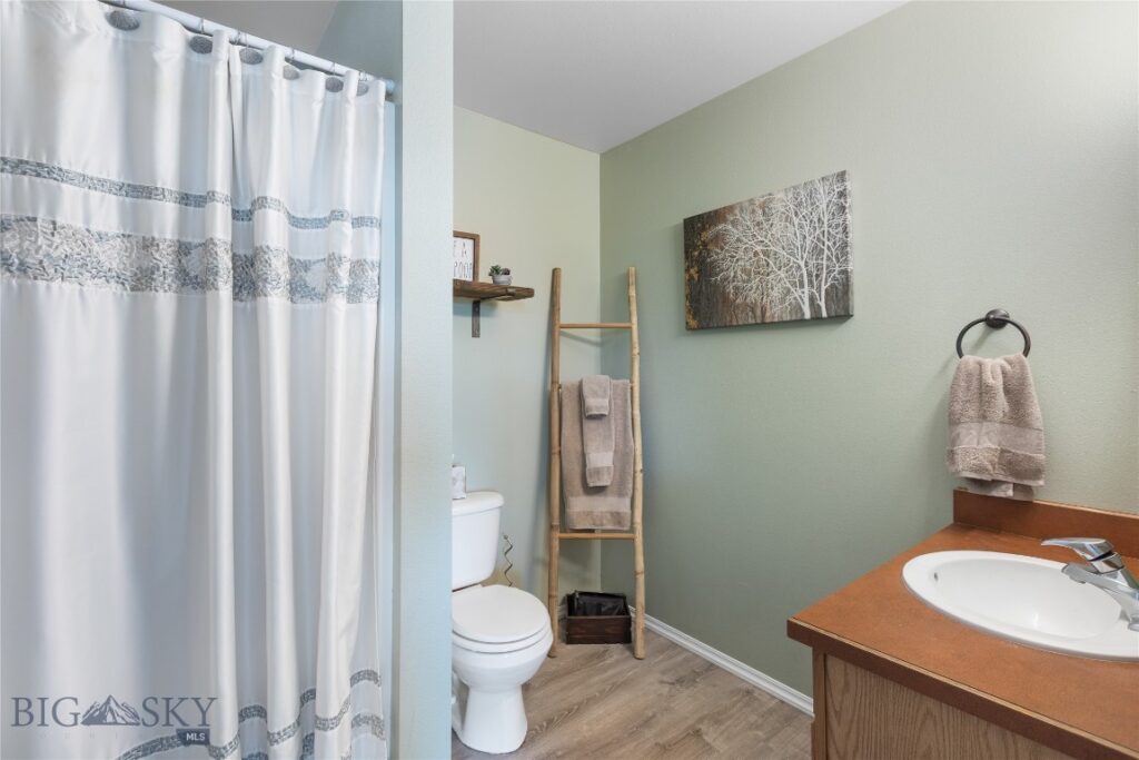 1109 W Park Avenue W, Belgrade MT 59714