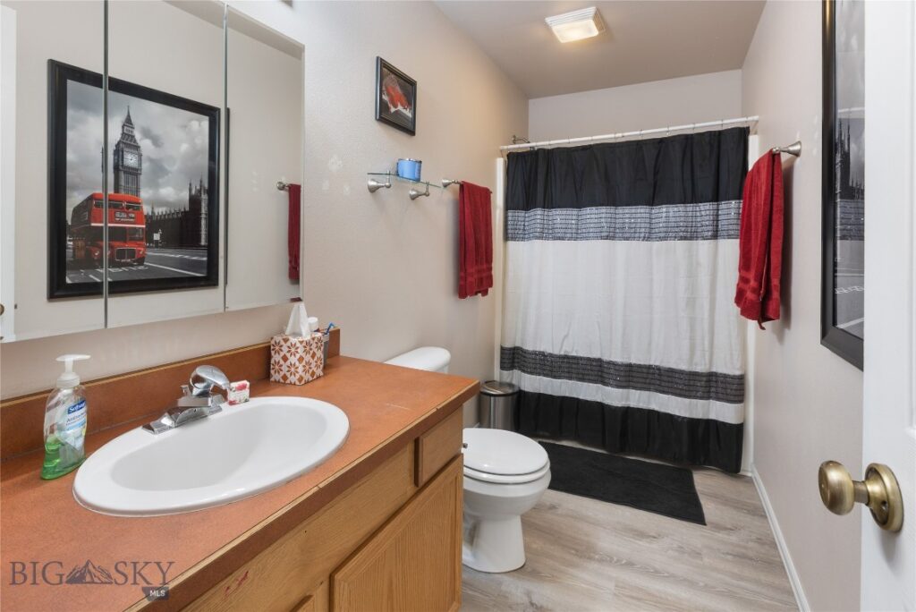 1109 W Park Avenue W, Belgrade MT 59714