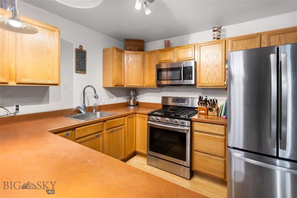 1109 W Park Avenue W, Belgrade MT 59714