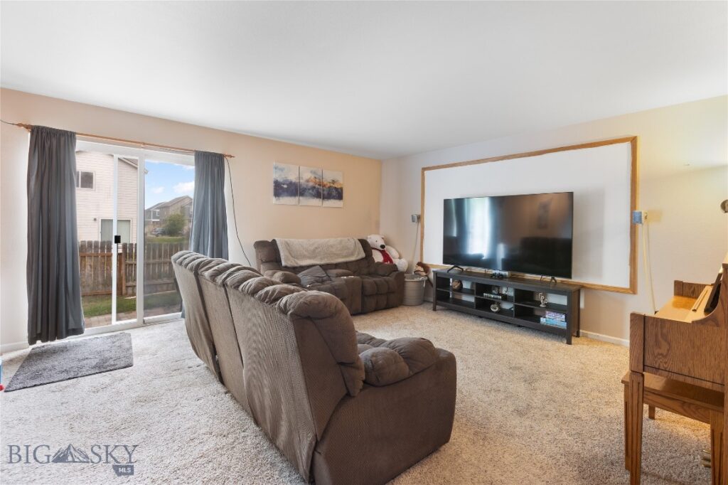 1109 W Park Avenue W, Belgrade MT 59714