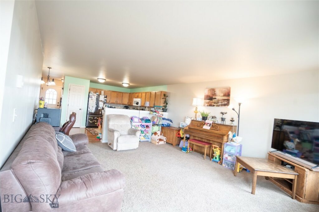 1112 Biehl, Belgrade MT 59714