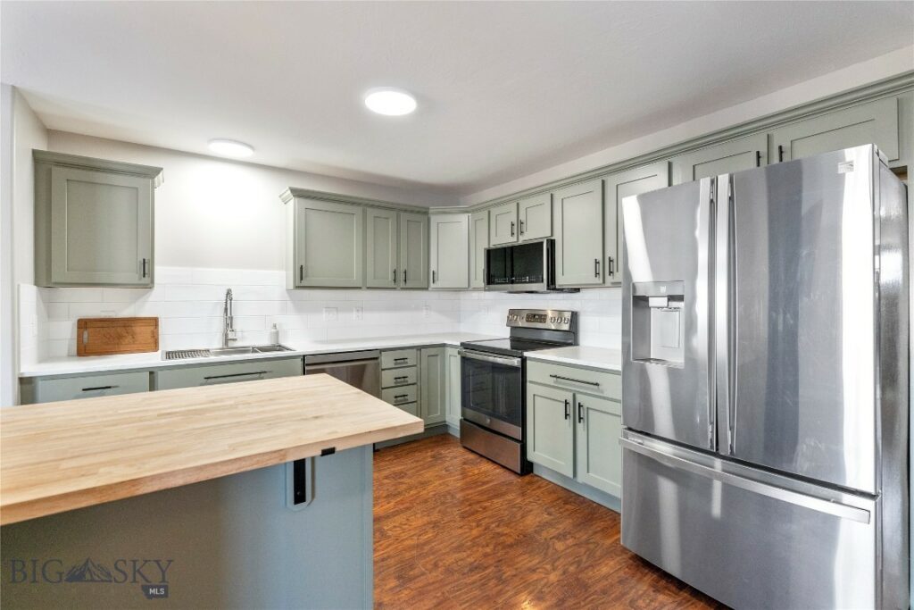 1113 W Park Avenue, Belgrade MT 59714