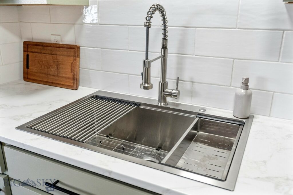 1113 W Park Avenue, Belgrade MT 59714