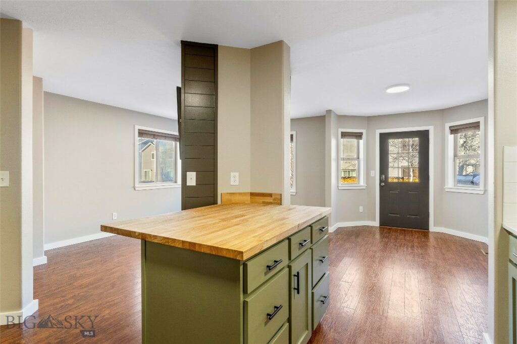 1113 W Park Avenue, Belgrade MT 59714