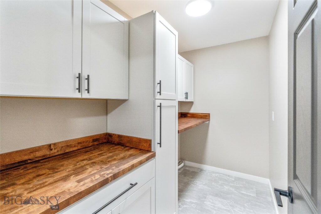 1113 W Park Avenue, Belgrade MT 59714