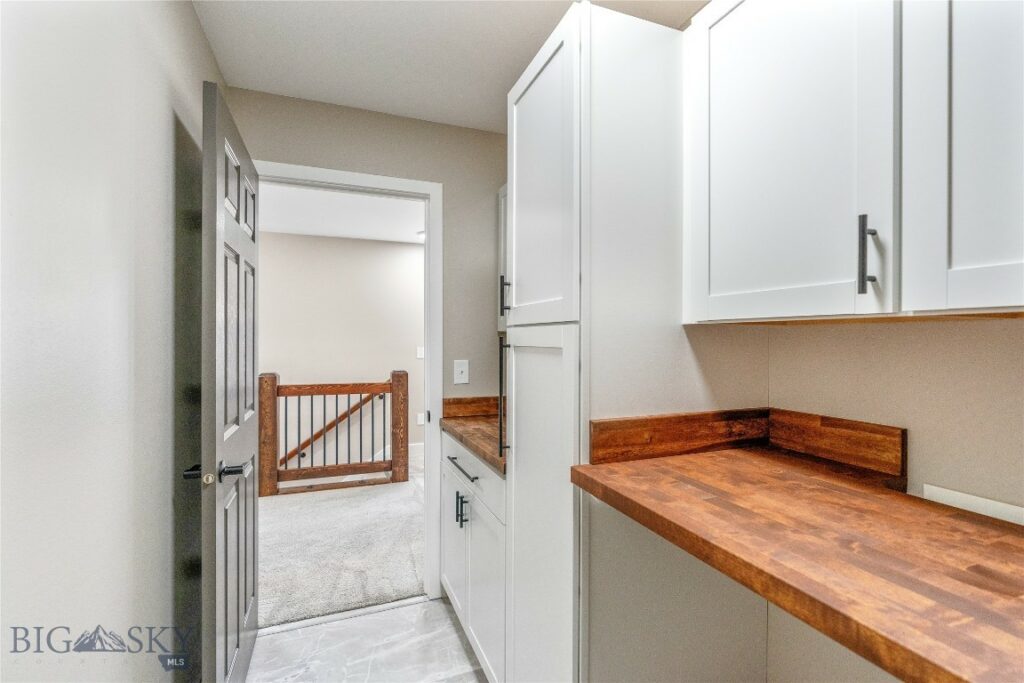 1113 W Park Avenue, Belgrade MT 59714