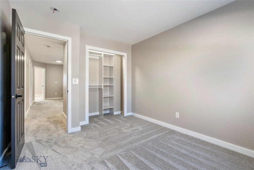1113 W Park Avenue, Belgrade MT 59714
