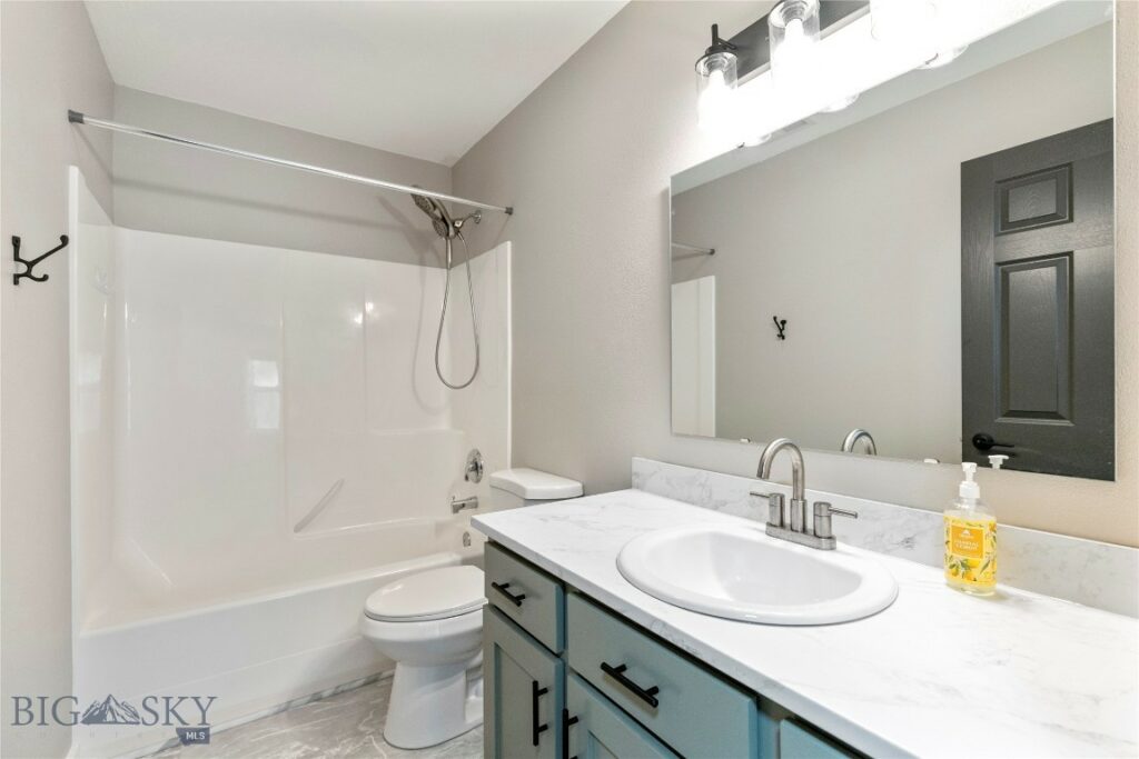 1113 W Park Avenue, Belgrade MT 59714