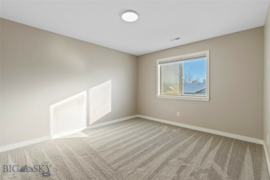 1113 W Park Avenue, Belgrade MT 59714