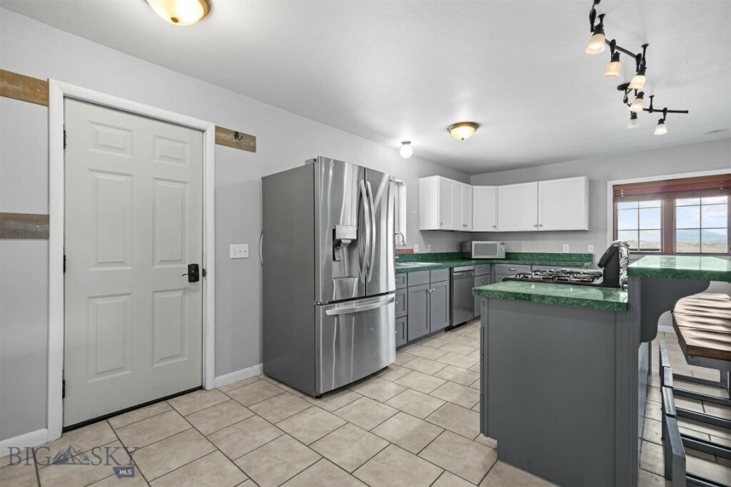 112 High Ground, Livingston MT 59047