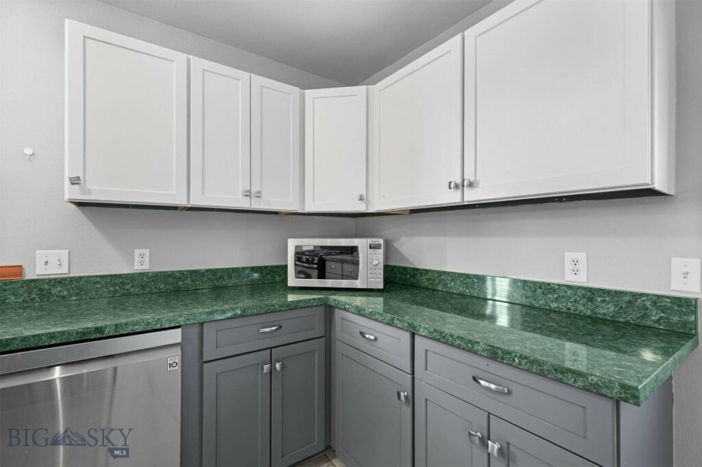 112 High Ground, Livingston MT 59047