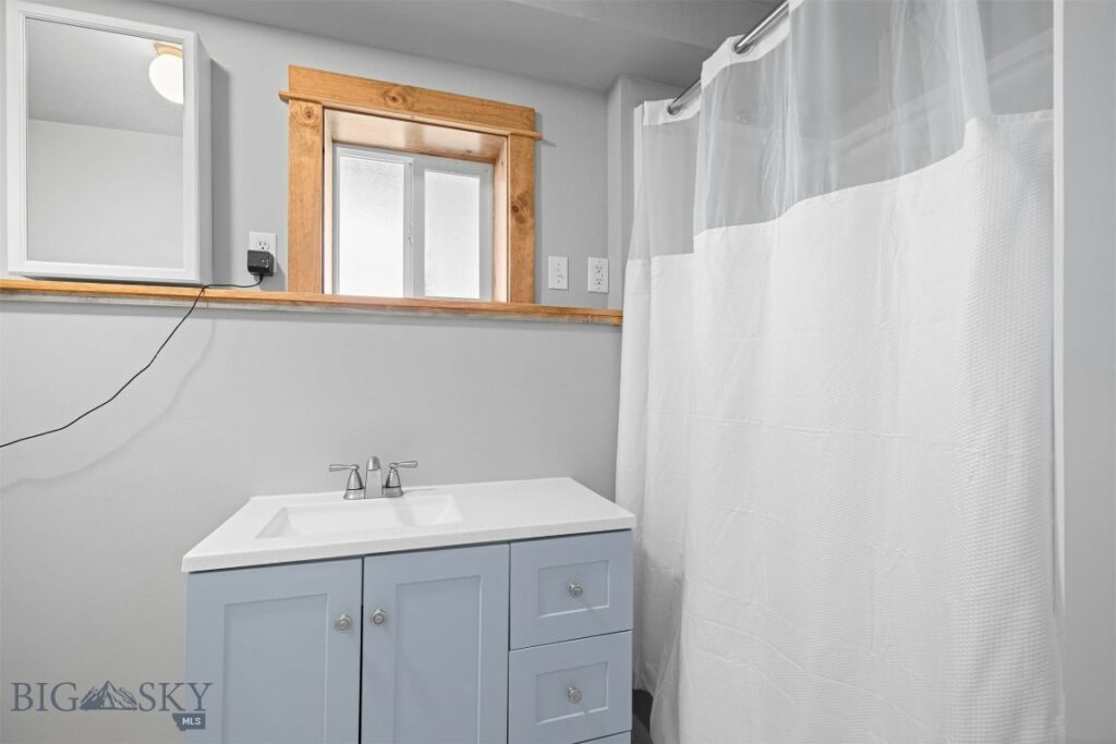 112 High Ground, Livingston MT 59047