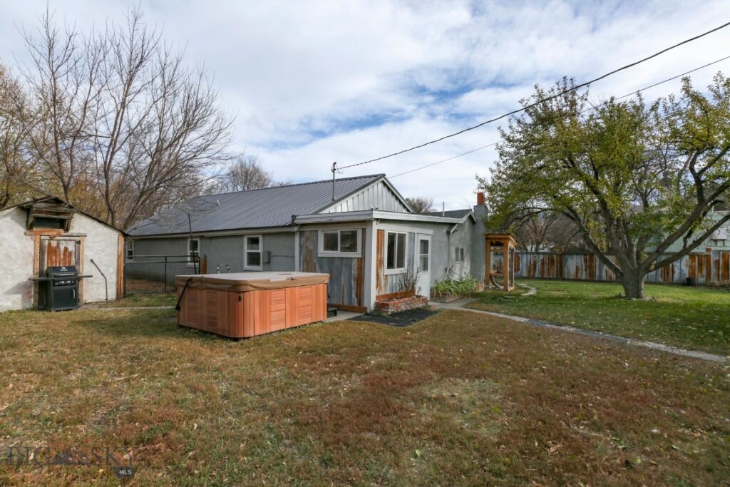 112 S Q Street, Livingston MT 59047