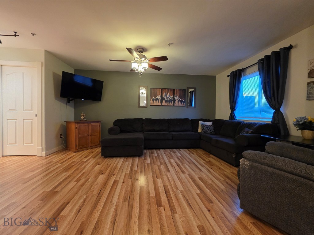 1124 Cruiser Lane, Belgrade MT 59714
