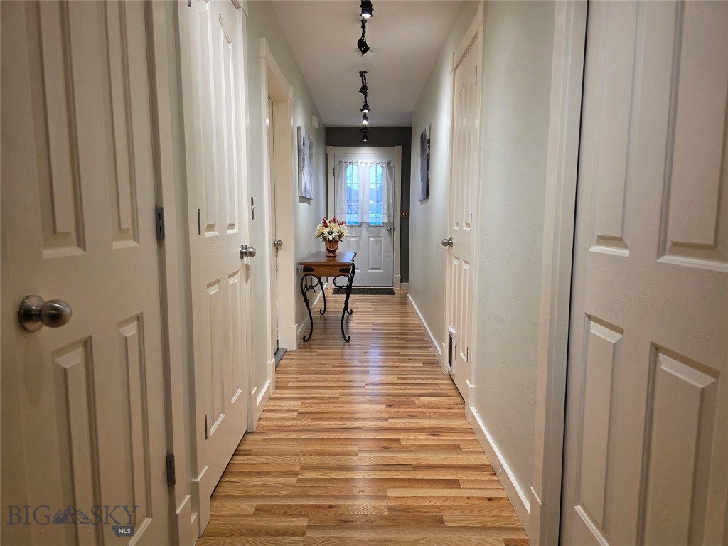 1124 Cruiser Lane, Belgrade MT 59714