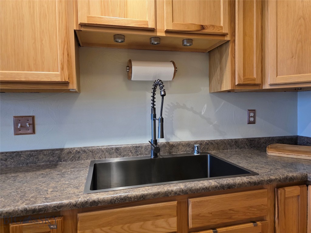 1124 Cruiser Lane, Belgrade MT 59714