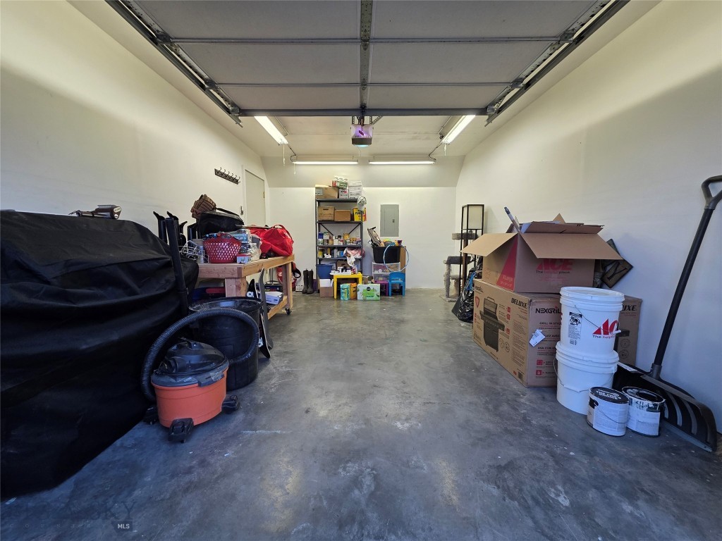 1124 Cruiser Lane, Belgrade MT 59714