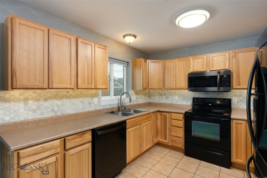 1126 Cruiser Lane, Belgrade MT 59714