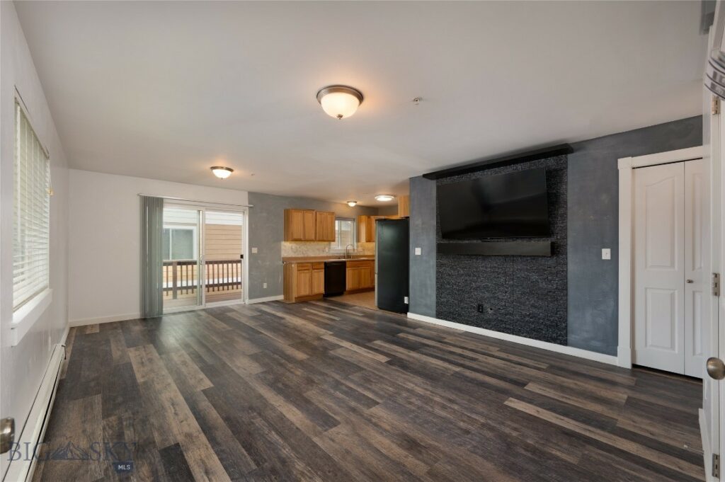1126 Cruiser Lane, Belgrade MT 59714