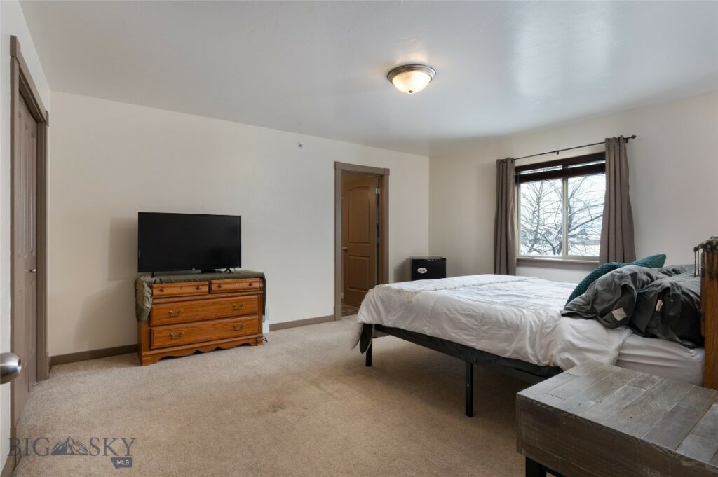 1132 Cruiser Lane, Belgrade MT 59714