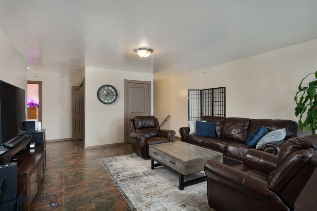 1132 Cruiser Lane, Belgrade MT 59714