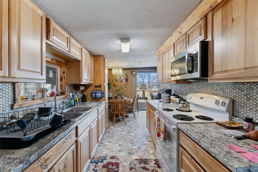 114 Willow Creek Road, Livingston MT 59047