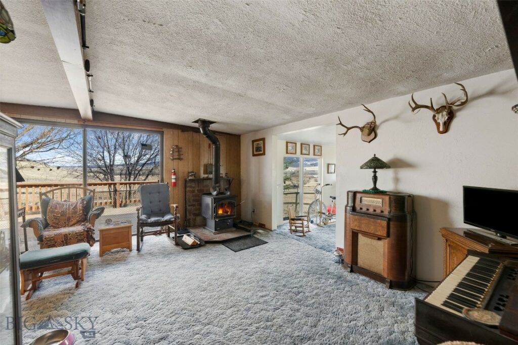 114 Willow Creek Road, Livingston MT 59047
