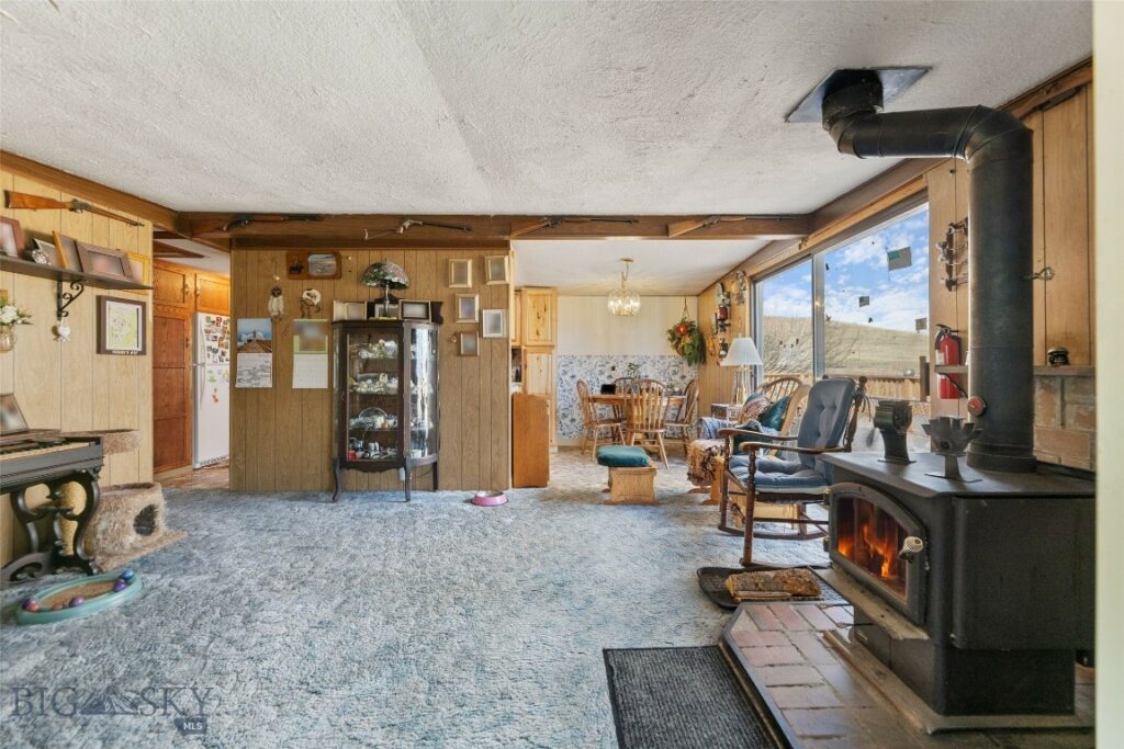 114 Willow Creek Road, Livingston MT 59047