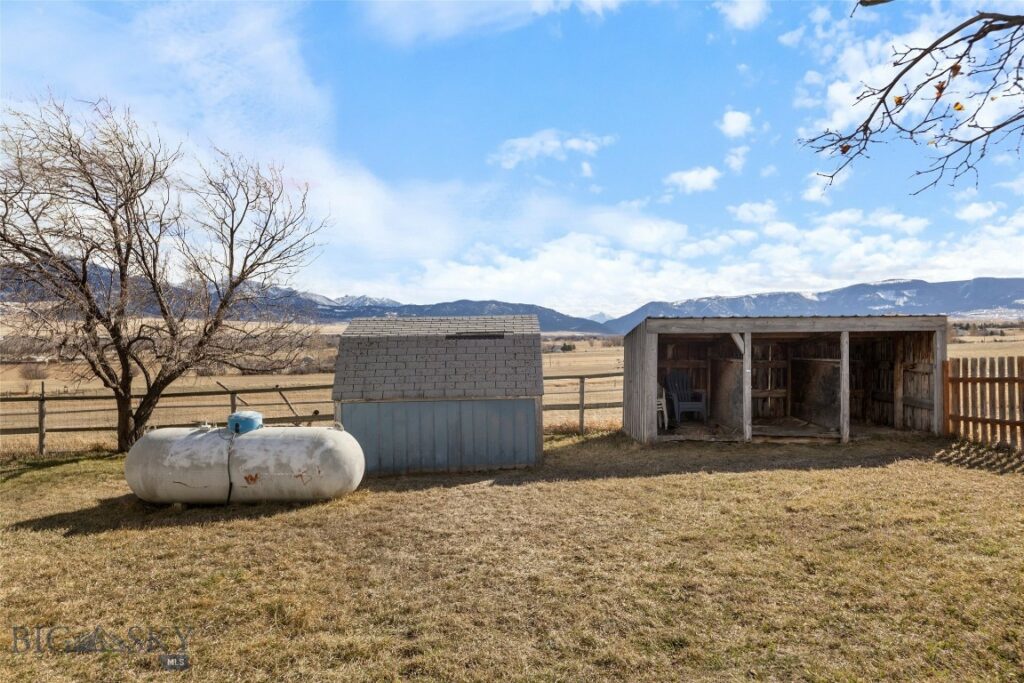 114 Willow Creek Road, Livingston MT 59047