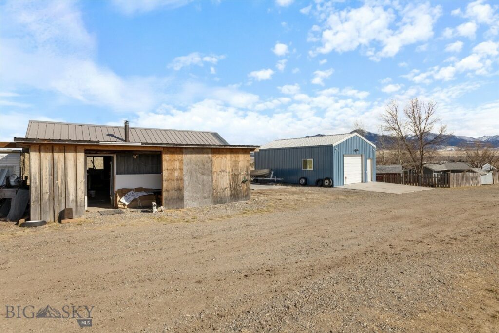114 Willow Creek Road, Livingston MT 59047