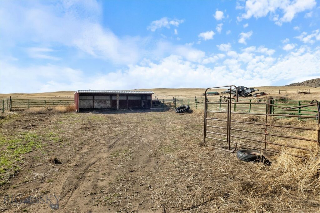 114 Willow Creek Road, Livingston MT 59047