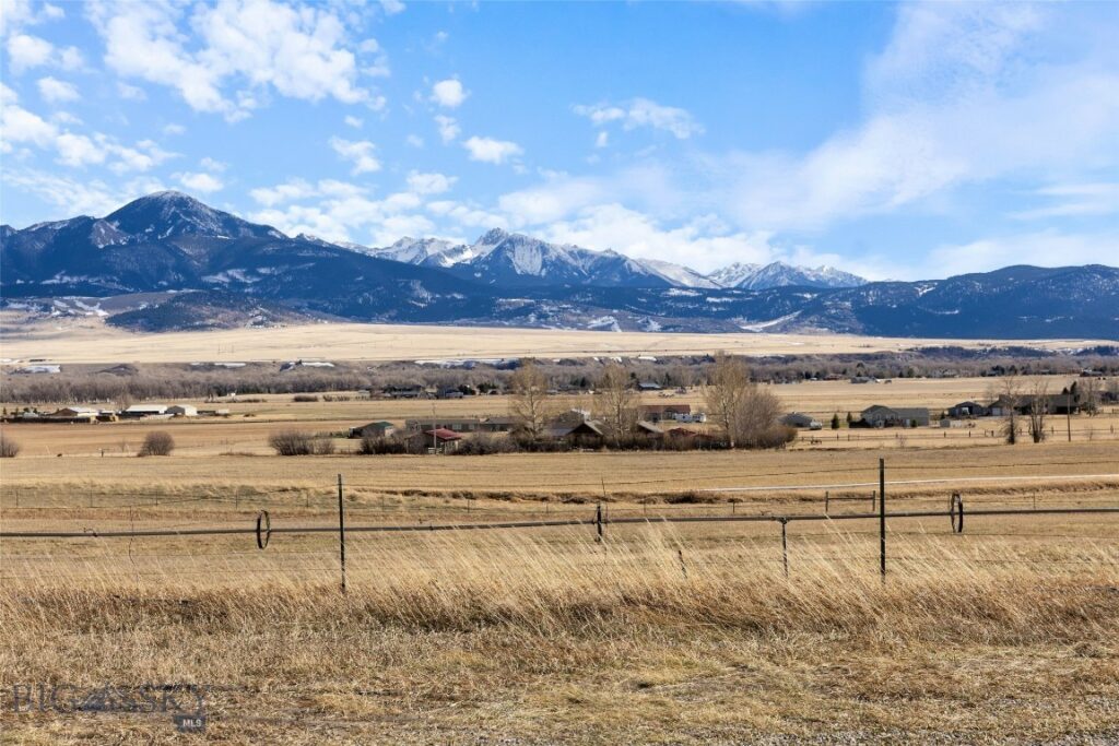 114 Willow Creek Road, Livingston MT 59047