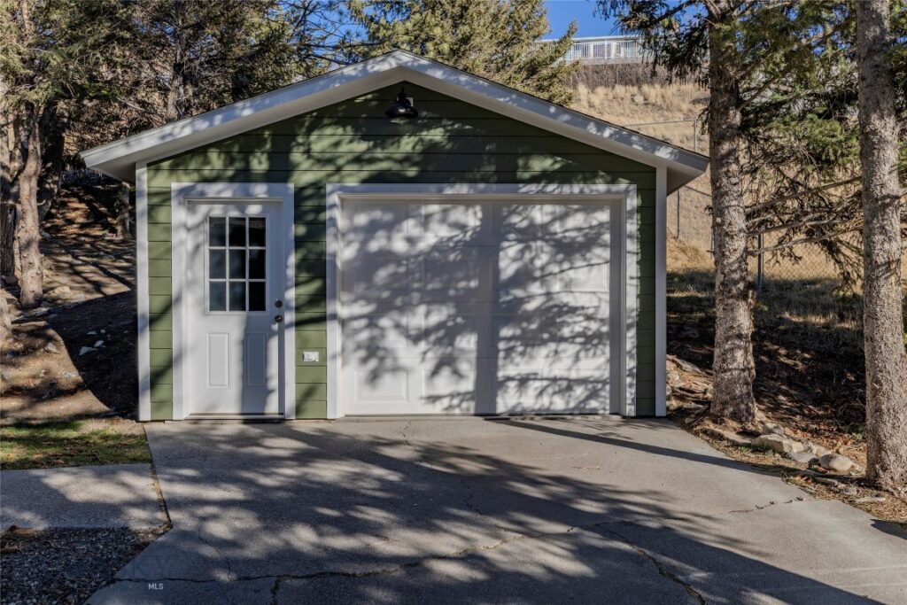 116 Star Road, Livingston MT 59047