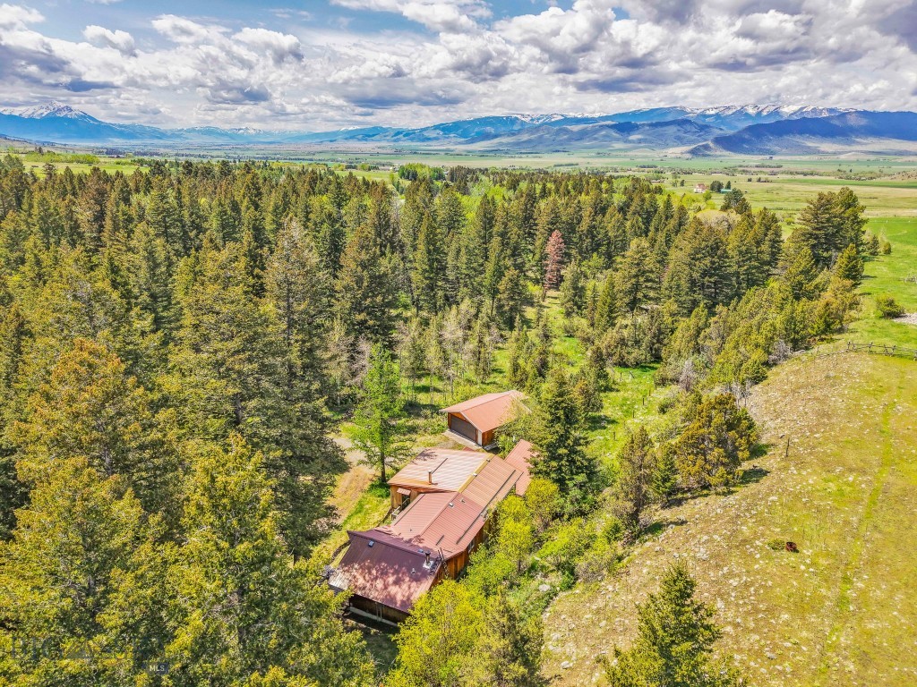 117 Deep Creek Road, Livingston MT 59047