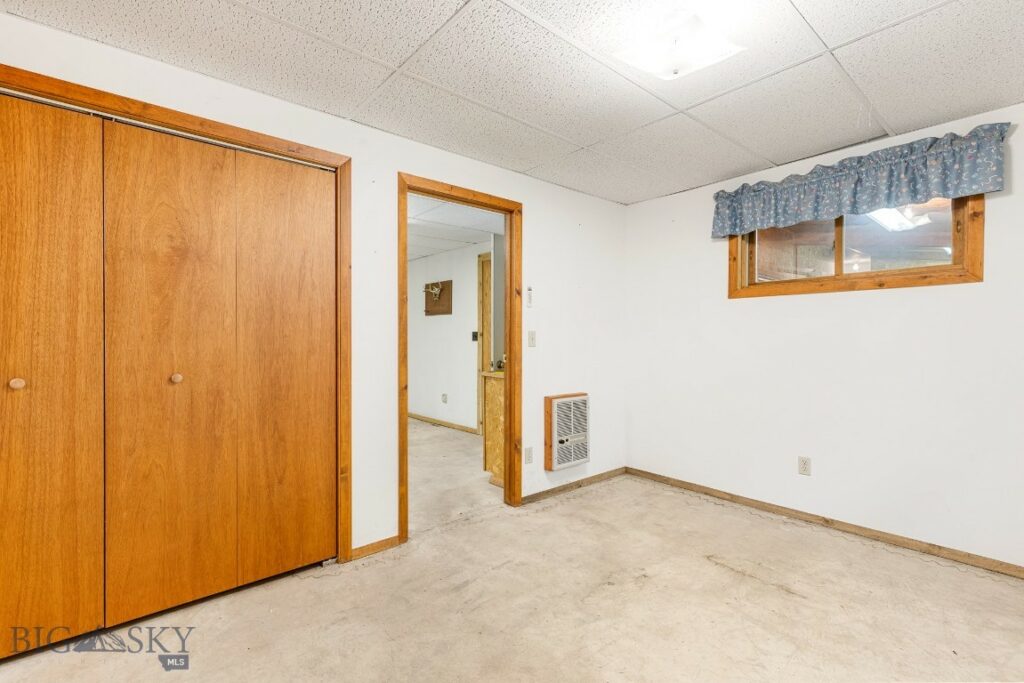 117 Deep Creek Road, Livingston MT 59047
